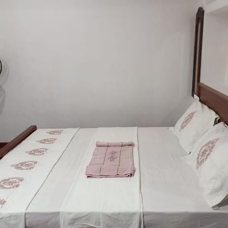 Relax Home Rambukkana Bagian luar foto