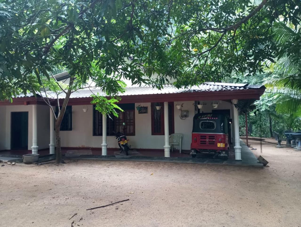 Relax Home Rambukkana Bagian luar foto